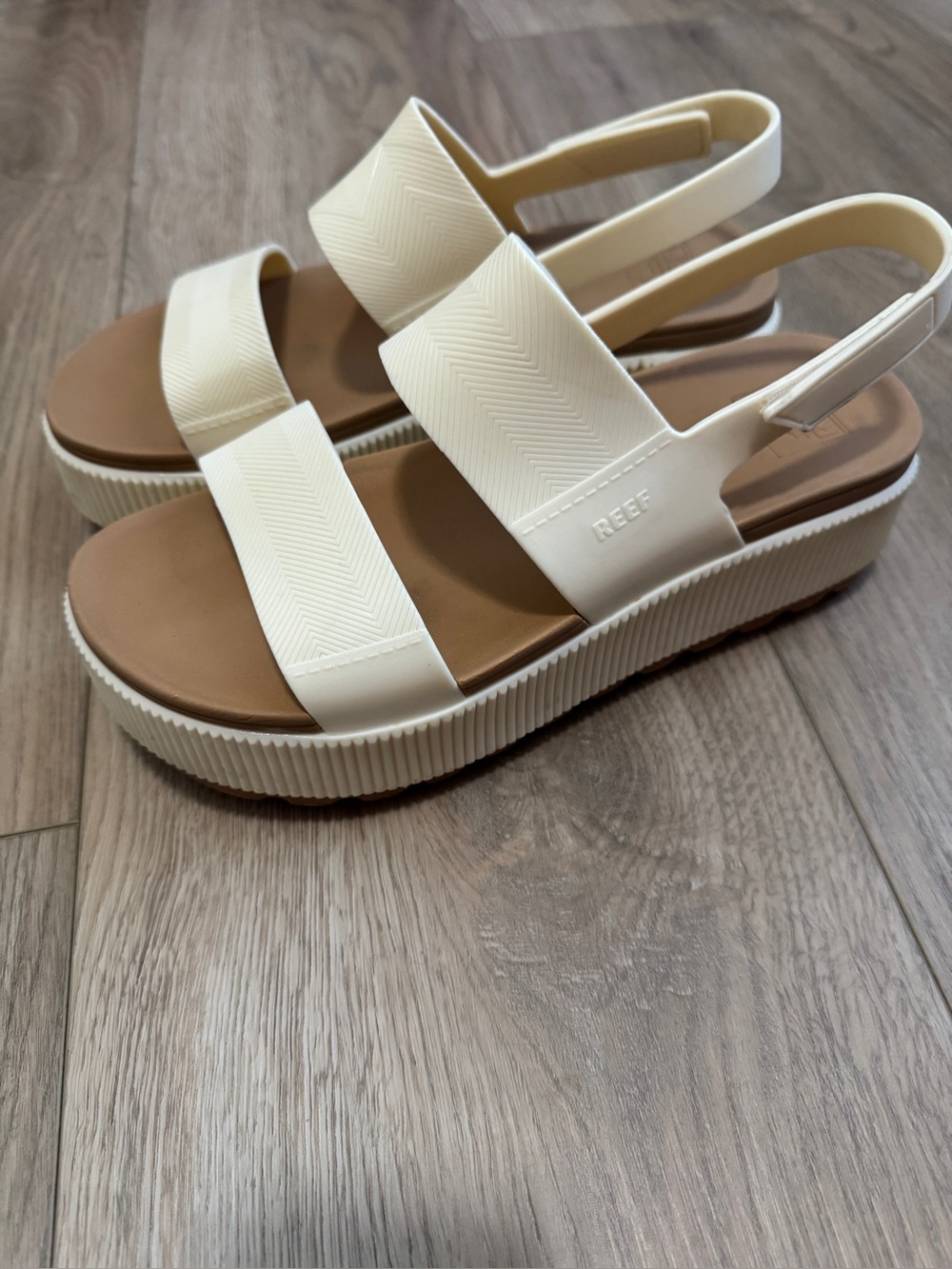 The Reef Water Vista Higher Women's Platform Sandals in Cloud Sz. 9 - Picture 8 of 14